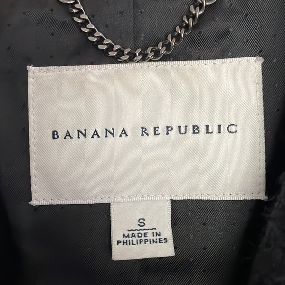 Beautiful Banana Republic black wool winter coat. Size small only worn twice. - Picture 2 of 8